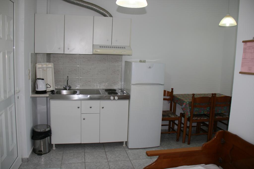 Aggeliko Apartment Gythio Bagian luar foto